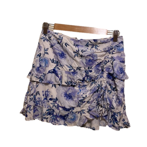 WHITE FOX FLORAL MINI SKIRT. Size M